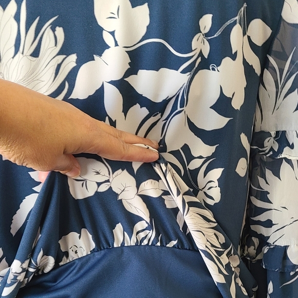 Women Alfani Leaf Blouse/ Blouson, Blue, long sleeve with ruffle details - Picture 3 of 3